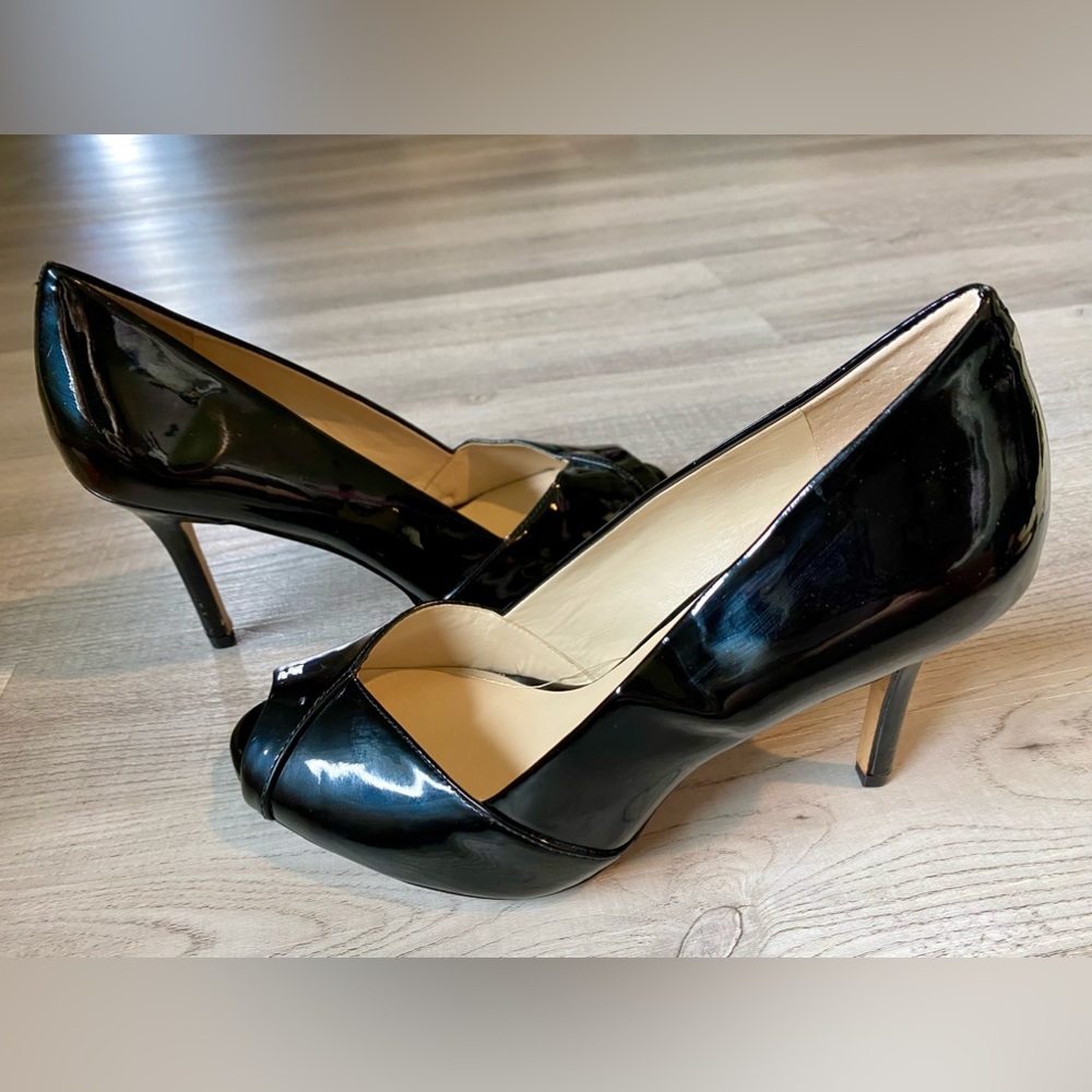 ENZO ANGIOLINI EN-Deslia Crossover Design Asymmetrical Peep Toe Pumps. Size 8M. - Picture 2 of 5